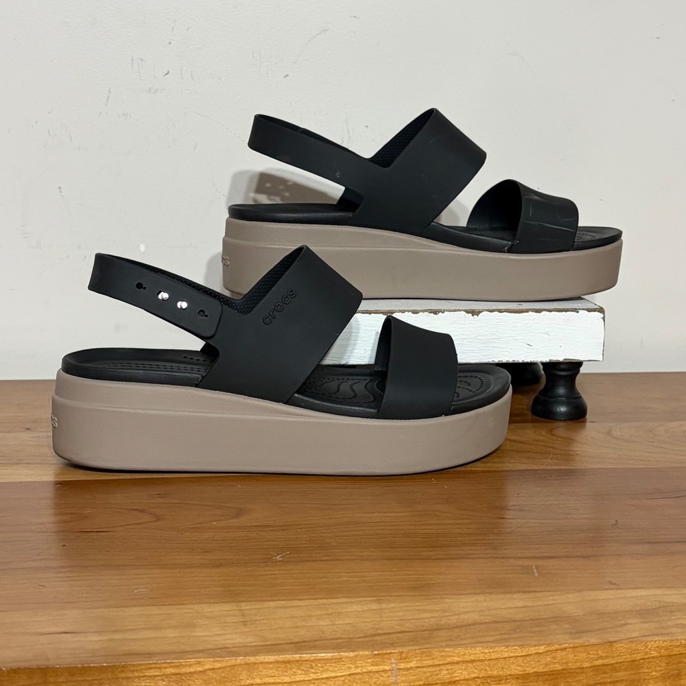 Crocs Brooklyn Low Wedge Sandals Black Taupe Platform Strappy Women 10